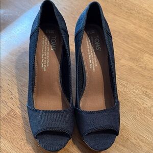 TOMS Women's Classic Black Peep Toe Heels